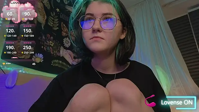 Snapshot of Miko_Meow chatting on December 5, 2025, 2:31 am Miko Meow online show from December 5, 2025, 2:31 am