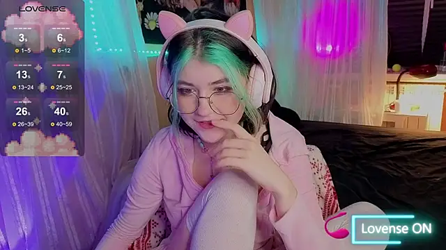 Snapshot of Miko_Meow chatting on December 21, 2025, 4:52 am Miko Meow online show from December 21, 2025, 4:52 am