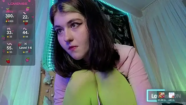 Snapshot of Miko_Meow chatting on June 1, 2026, 5:36 pm Miko Meow online show from June 1, 2026, 5:36 pm