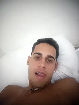 QUIEROFOLLARTEDUR online show from December 22, 2025, 12:13 pm