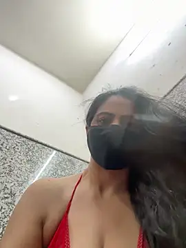 SashaPatel online show from April 19, 2026, 1:38 am