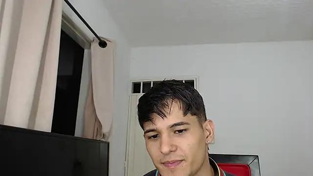 Alex mojica online show from October 10, 2025, 5:06 am