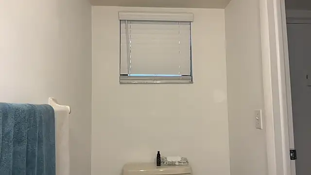 prettyykitty22 online show from February 15, 2026, 11:12 pm