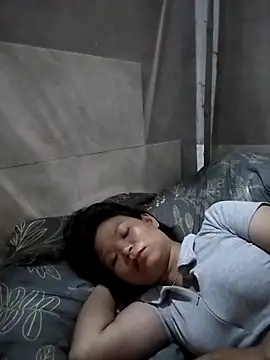 LinhNa999 online show from April 17, 2026, 12:24 am