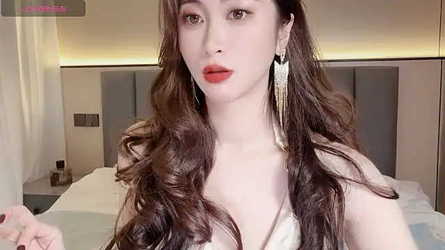 wuyueaini online show from November 23, 2025, 6:13 am