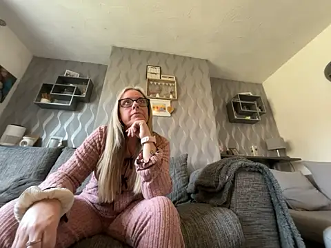 Anastasia-BlondeXX online show from March 11, 2026, 9:15 am