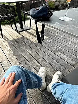 Manu97k online show from September 16, 2025, 2:40 pm