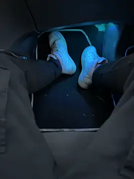 Manu97k online show from November 3, 2025, 5:52 am