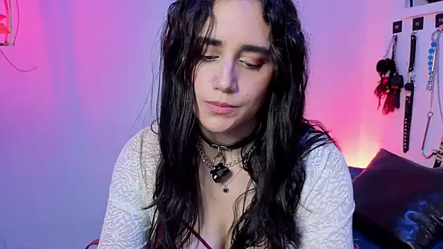 elowen halley1 online show from March 13, 2026, 9:43 pm