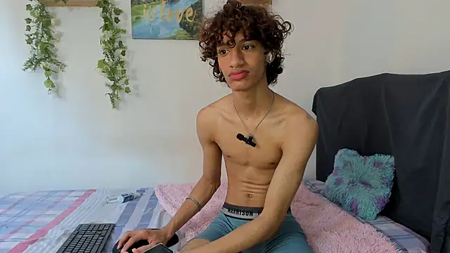 Peterfrost19 online show from September 10, 2025, 4:18 pm