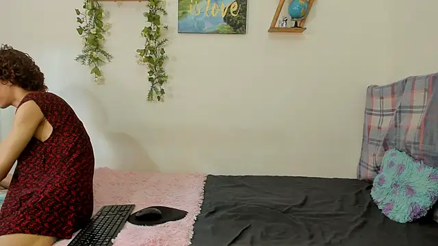 Peterfrost19 online show from September 19, 2025, 3:45 pm