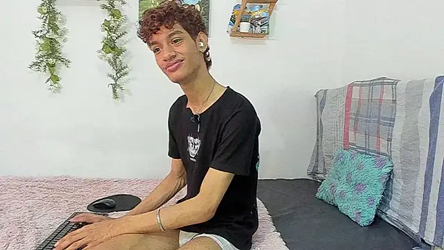 Peterfrost19 online show from November 7, 2025, 3:23 pm