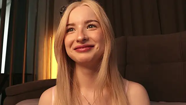 Nana Wilson online show from April 14, 2026, 4:18 am