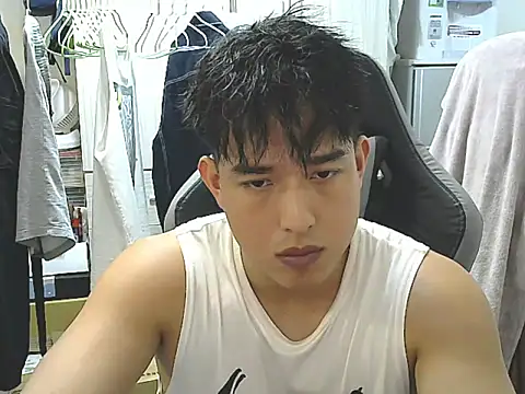 hunterXhan online show from September 22, 2025, 1:13 pm