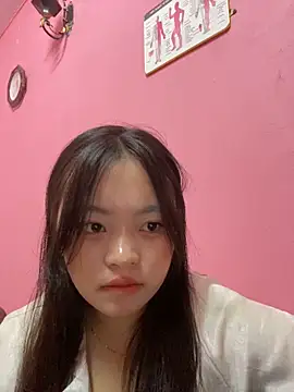 Snapshot of Julia-Elsa chatting on October 14, 2025, 2:01 am Julia-Elsa online show from October 14, 2025, 2:01 am