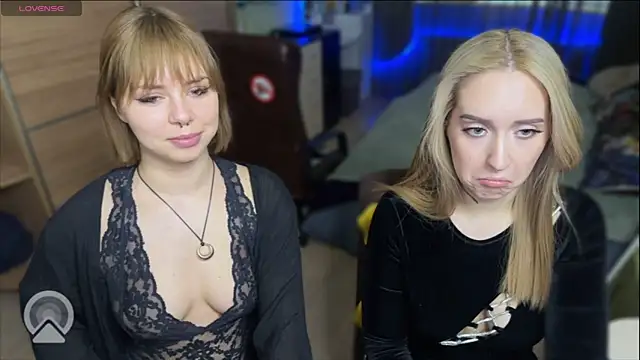 xxx sandra  online show from April 10, 2026, 1:16 pm