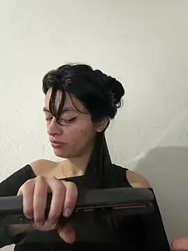 LiaCollings online show from July 15, 2026, 11:37 am