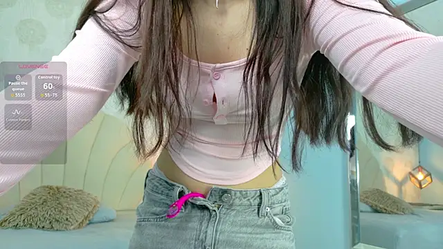 AIXATRISTA1 online show from April 7, 2026, 7:36 pm