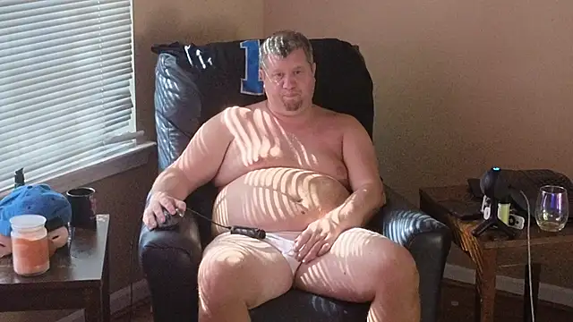 Single White Male online show from September 28, 2025, 4:45 pm