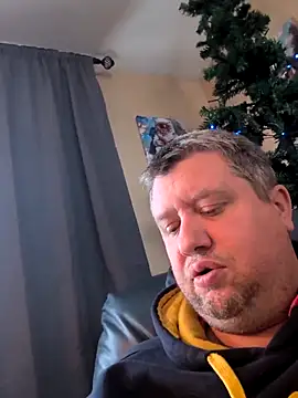 Single White Male online show from November 30, 2025, 4:11 pm