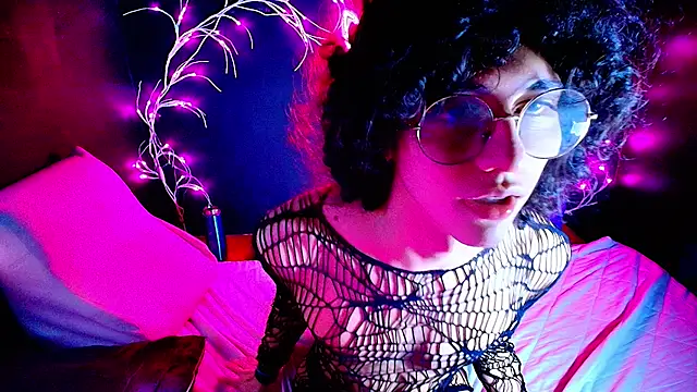 noahxtar online show from October 12, 2025, 3:22 pm