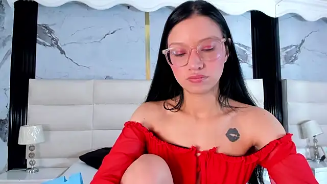 Sophie Calloway online show from May 22, 2026, 2:44 pm