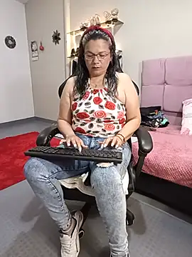SolVegaNaciente online show from July 19, 2026, 1:53 am