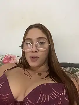 ruivinha2006 online show from June 18, 2026, 4:24 am