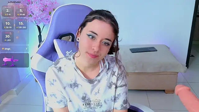Mia wee online show from May 9, 2026, 3:39 pm