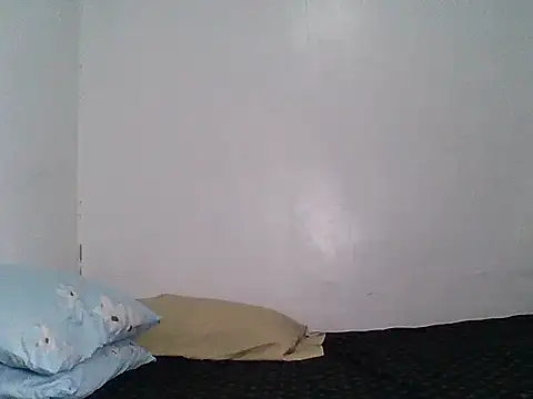 nhayasquirt online show from April 30, 2026, 10:21 am