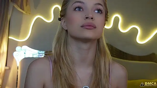 kellypeachcake online show from November 23, 2025, 5:18 am