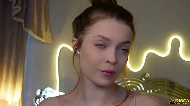 kellypeachcake online show from February 8, 2026, 5:22 am