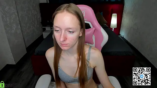 Snapshot of Mia_E1fie chatting on February 16, 2026, 12:07 am Mia E1fie online show from February 16, 2026, 12:07 am