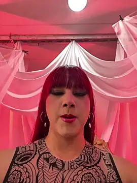 Stifanny Moreli online show from February 9, 2026, 7:40 pm