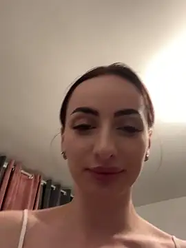 AuraPure online show from December 19, 2025, 4:52 am