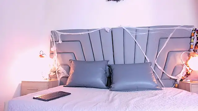 Maia 520 online show from November 5, 2025, 7:03 pm