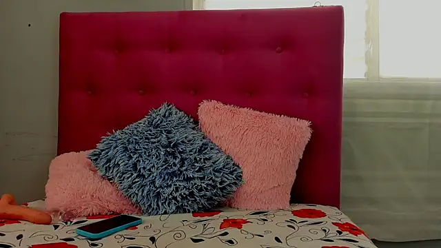 Snapshot of Veronica_mellerr chatting on October 11, 2025, 3:43 pm Veronica mellerr online show from October 11, 2025, 3:43 pm