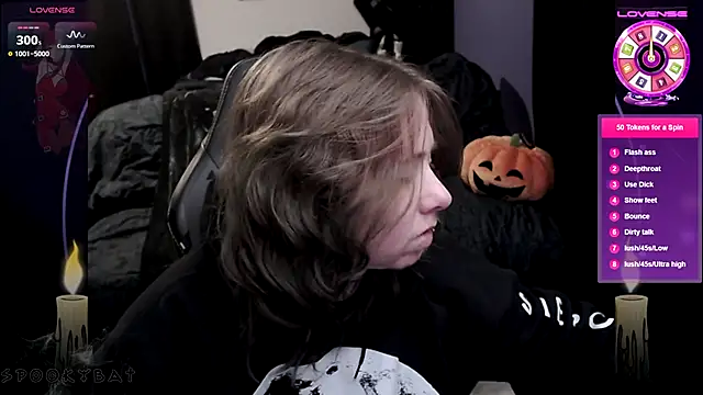 Snapshot of Spookbats chatting on November 18, 2025, 8:46 pm Spookbats online show from November 18, 2025, 8:46 pm
