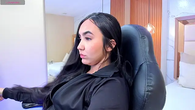 julieta rosee online show from January 9, 2026, 9:49 pm