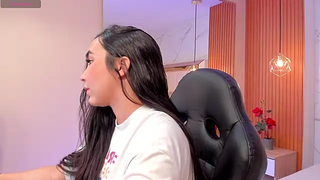 julieta rosee online show from February 20, 2026, 10:10 pm