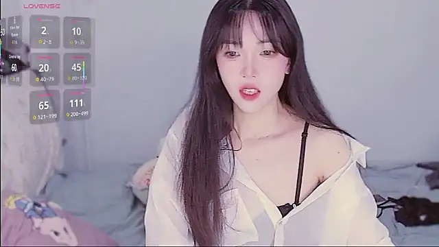 XiaoNana  online show from February 5, 2026, 2:05 am