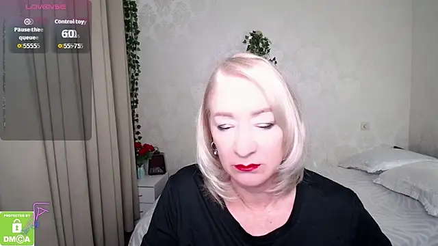 hunters woman online show from September 9, 2025, 4:50 pm