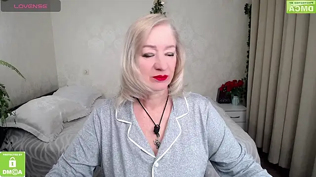 hunters woman online show from March 12, 2026, 4:46 pm