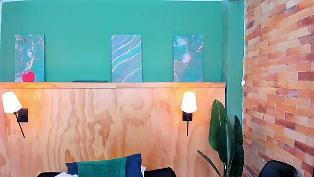 milavega  online show from December 20, 2025, 3:24 am