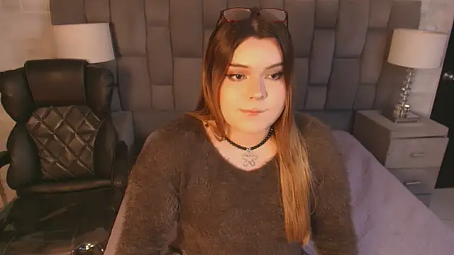 Maxxxine1 online show from November 5, 2025, 6:02 am