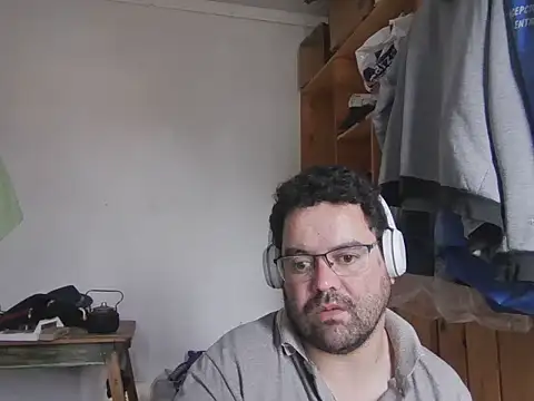condorito222 online show from June 6, 2026, 7:51 pm