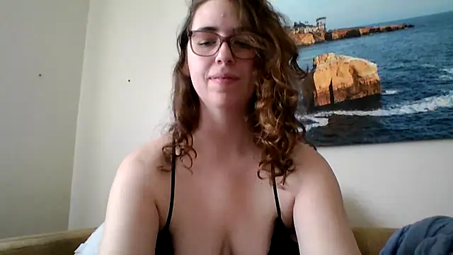 Snapshot of sweetsocalgirl chatting on March 6, 2026, 9:22 pm sweetsocalgirl online show from March 6, 2026, 9:22 pm