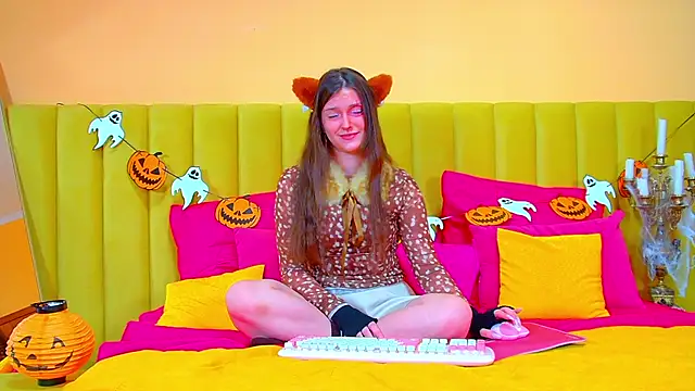 JessicaJewells online show from October 28, 2025, 6:50 am