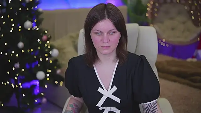 TinaMelt online show from December 16, 2025, 7:41 pm