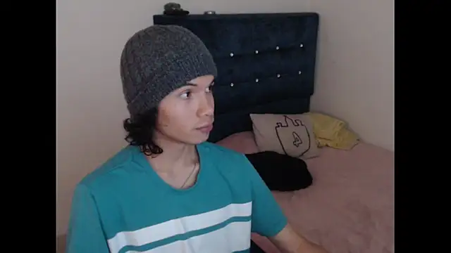 Snapshot of Xoxo_Smiles chatting on September 19, 2025, 3:24 pm Xoxo Smiles online show from September 19, 2025, 3:24 pm